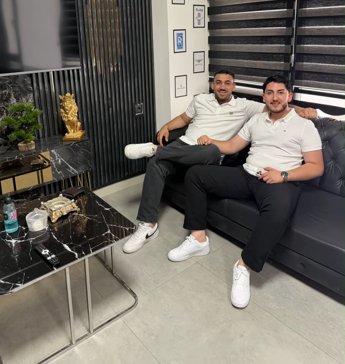 Auto Tokyo kurucu ortakları Tuğra Çevik ve Ali Tezcan